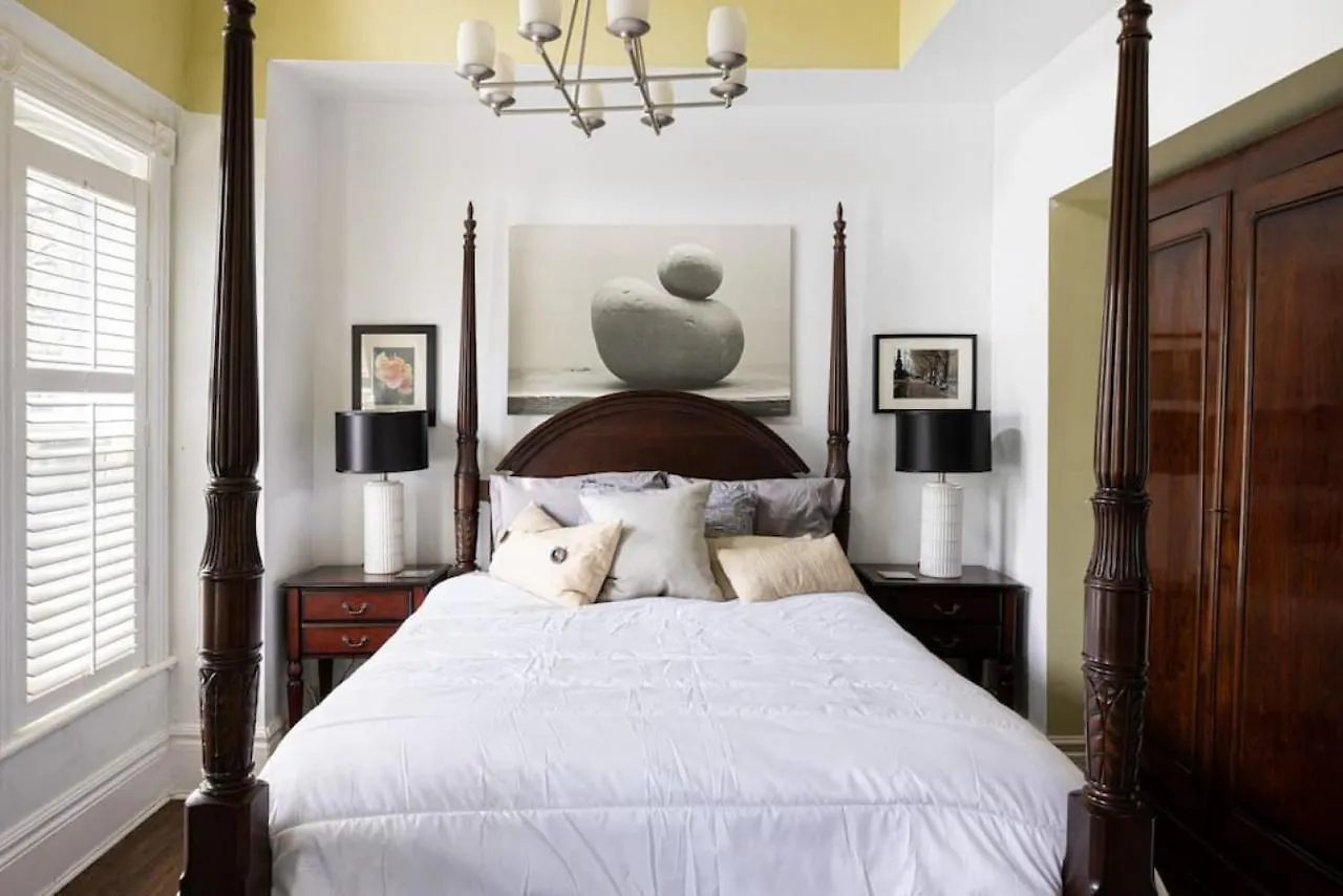 فندق The Downtown Victorian تورونتو