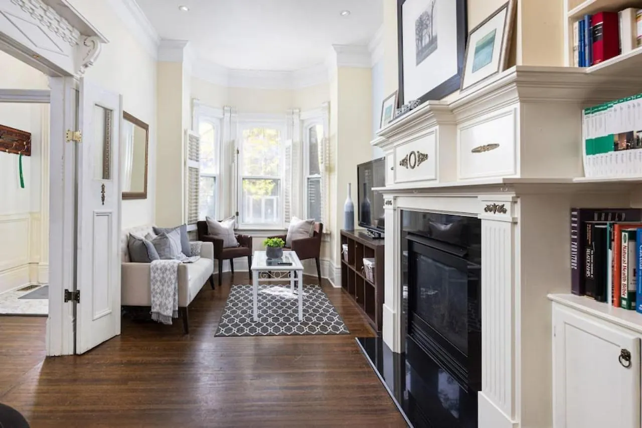 فندق The Downtown Victorian تورونتو 4*,  كندا