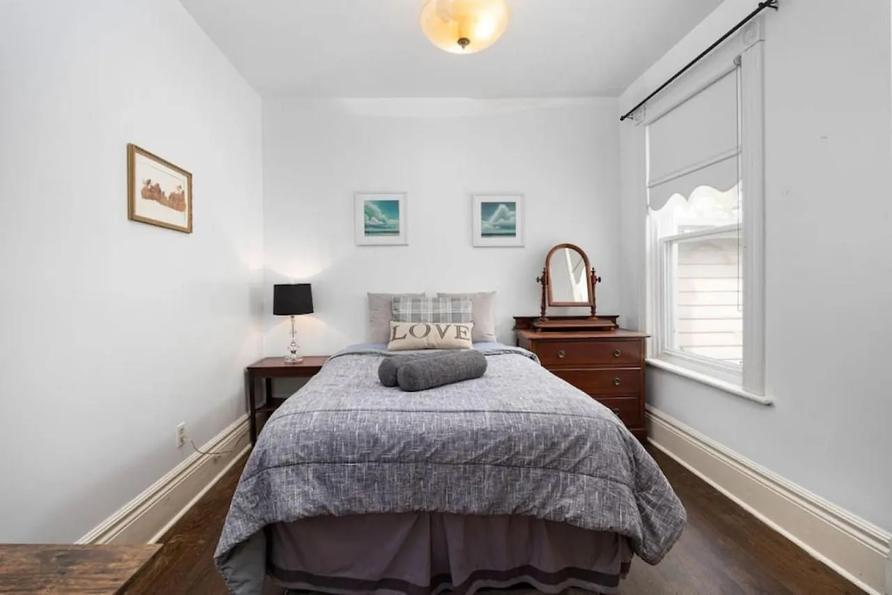 فندق The Downtown Victorian تورونتو