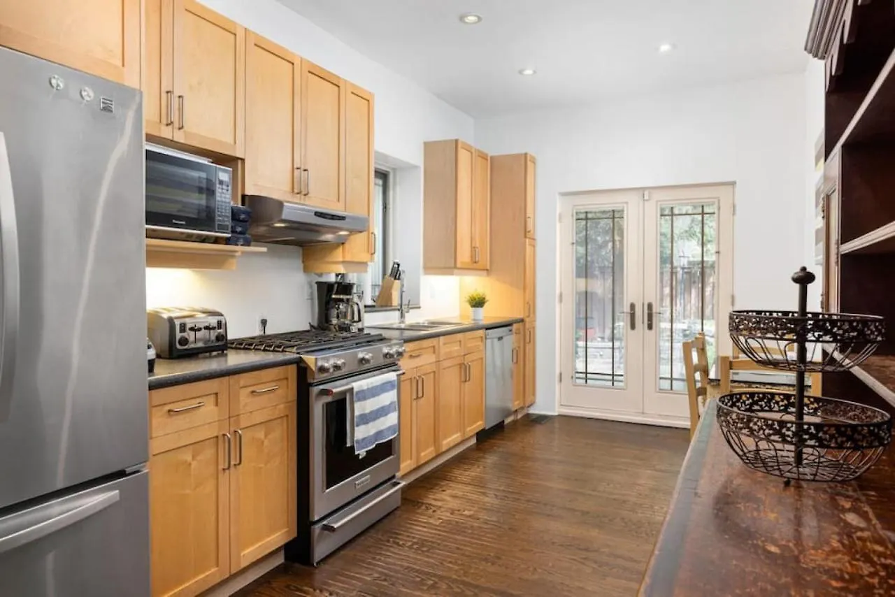 The Downtown Victorian